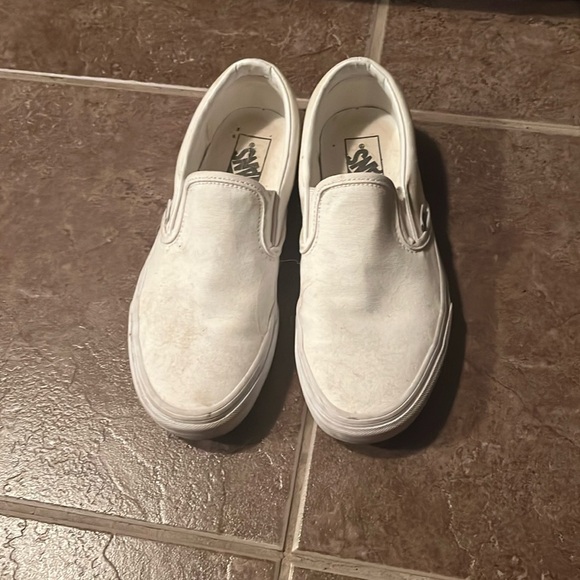 White vans - Picture 1 of 3